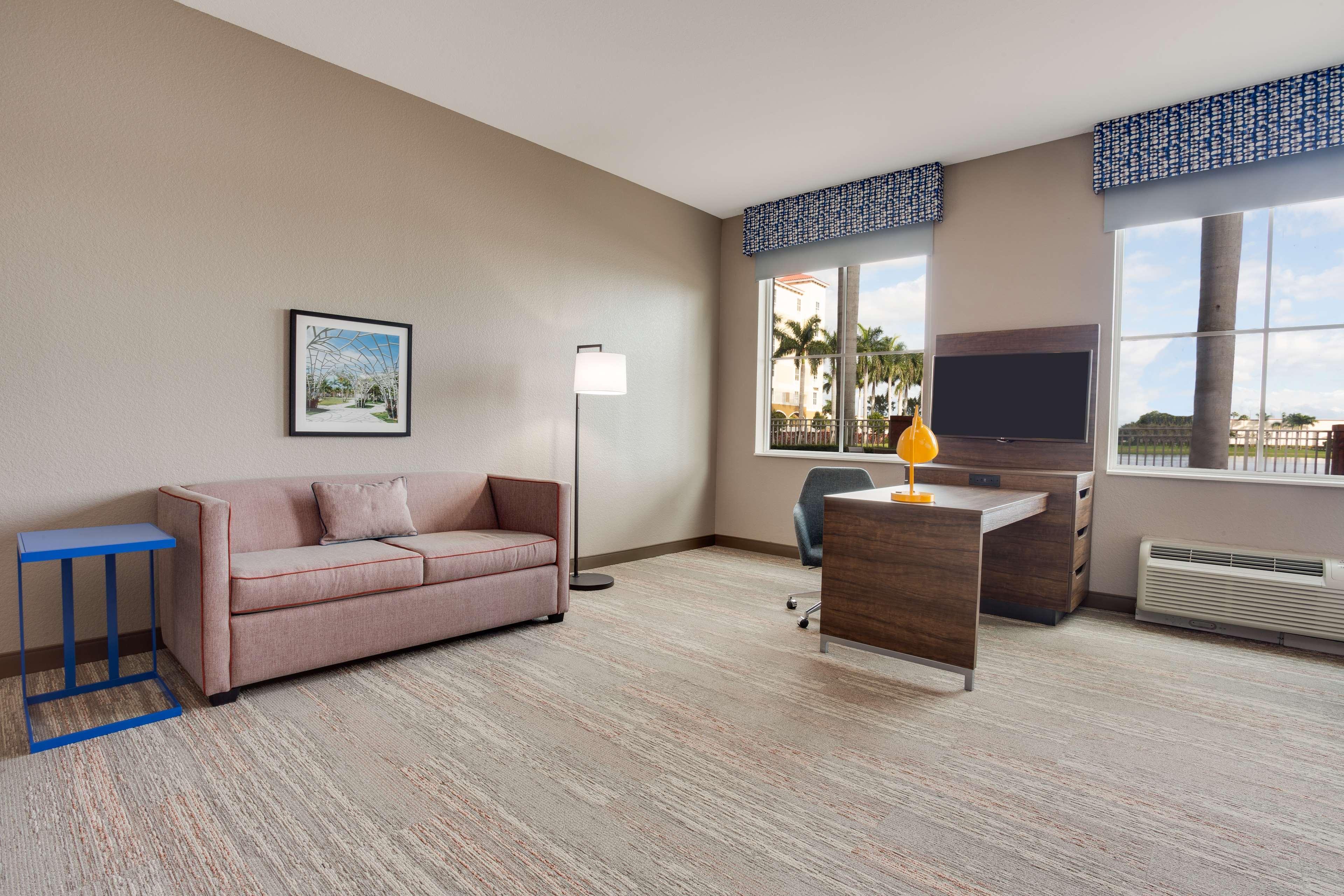 Hampton Inn & Suites Fort Lauderdale - Miramar Exterior photo