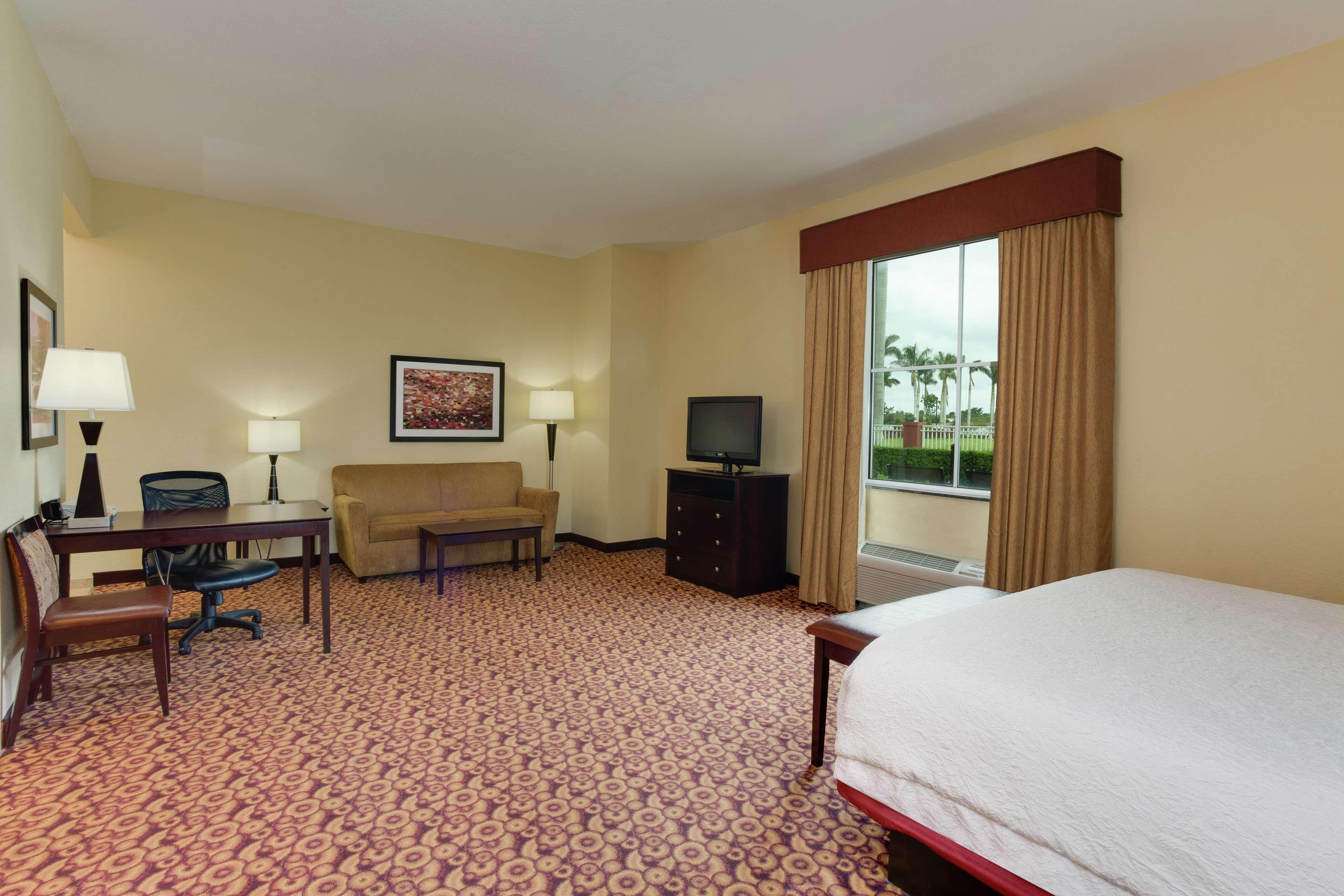 Hampton Inn & Suites Fort Lauderdale - Miramar Exterior photo