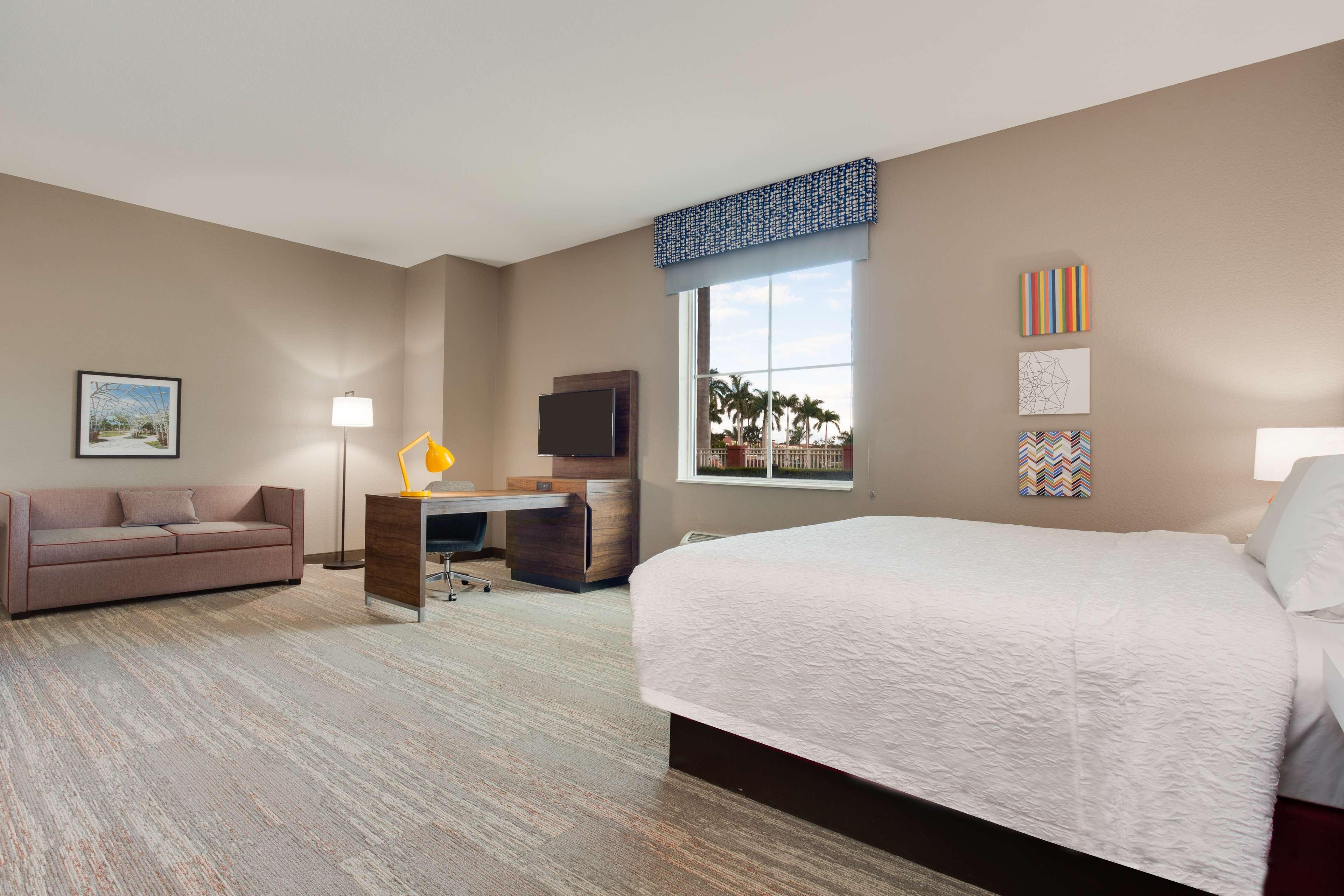 Hampton Inn & Suites Fort Lauderdale - Miramar Exterior photo