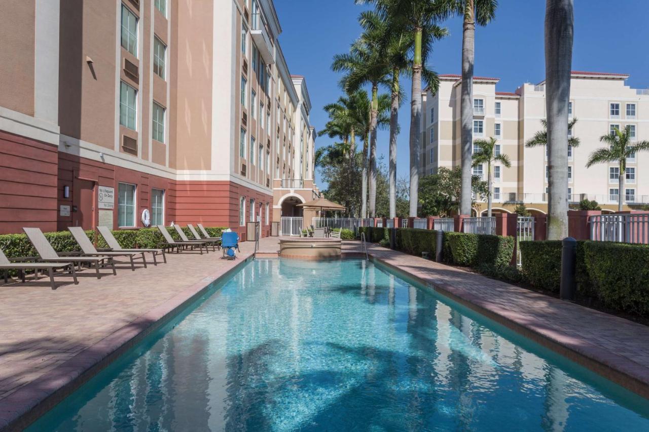 Hampton Inn & Suites Fort Lauderdale - Miramar Exterior photo